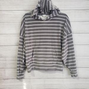 6/$30 American Eagle medium velour hoodie